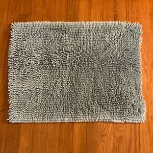 NWOT turquoise bath mat!! 